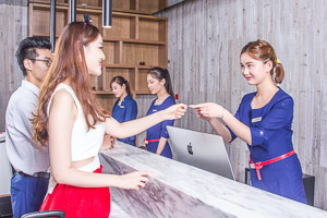 人物代言摄影拍摄亚洲小姐代言酒店空间摄影